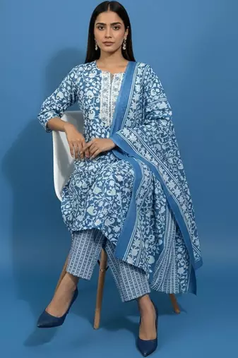 Women Ethnic Motifs Printed Regular Thread Work Kurta with Trousers & With Dupatta