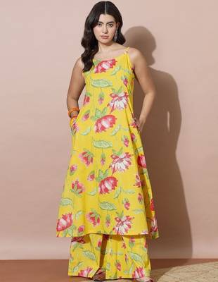 Women Floral Printed Regular Kurta with Palazzos 2