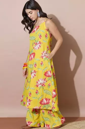 Women Floral Printed Regular Kurta with Palazzos