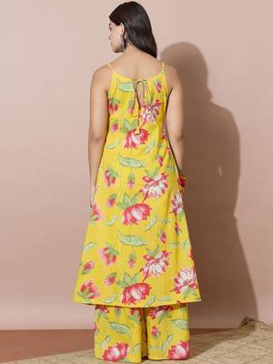 Women Floral Printed Regular Kurta with Palazzos 4