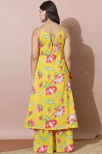 Women Floral Printed Regular Kurta with Palazzos