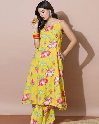 Women Floral Printed Regular Kurta with Palazzos 6