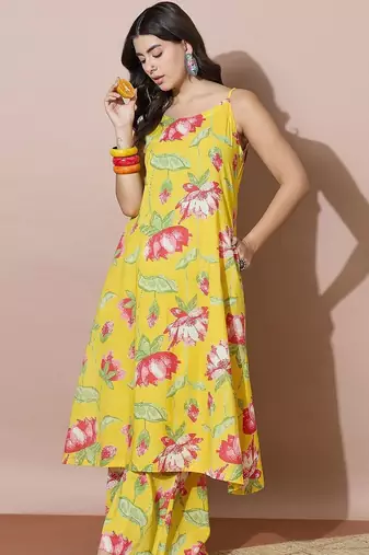 Women Floral Printed Regular Kurta with Palazzos
