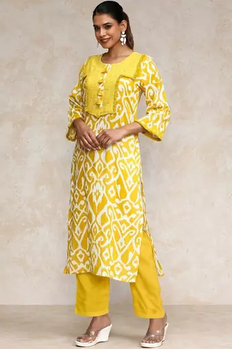Women Ethnic Motifs Printed Regular Kurta with Trousers