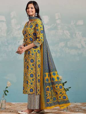 Women Floral Printed Regular Kurta with Palazzos & With Dupatta 4