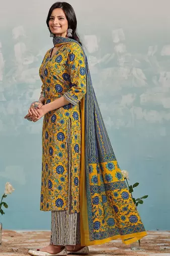 Women Floral Printed Regular Kurta with Palazzos & With Dupatta