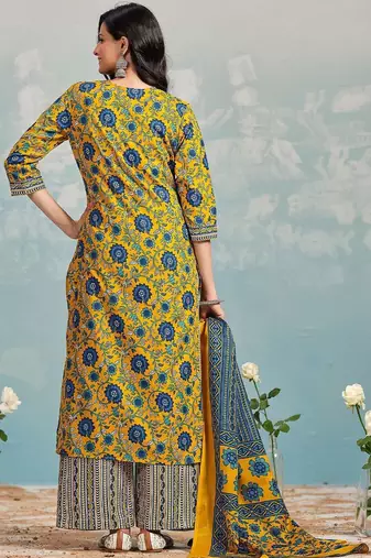 Women Floral Printed Regular Kurta with Palazzos & With Dupatta