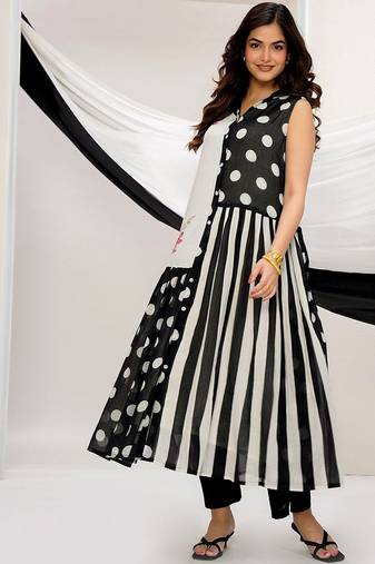 Women Floral Printed Regular Kurta with Trousers & With Dupatta