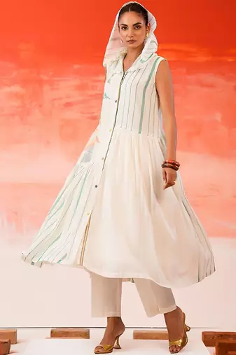 Women Printed Tiered Kurta with Trousers & With Dupatta