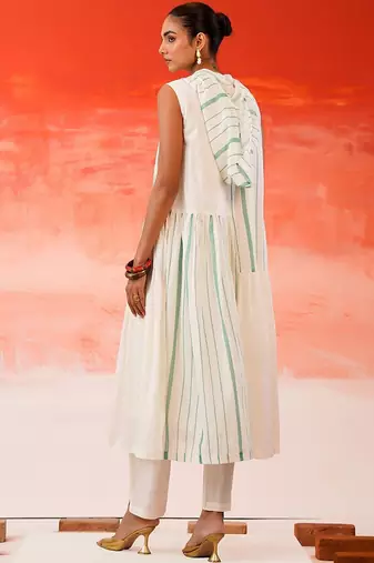 Women Printed Tiered Kurta with Trousers & With Dupatta