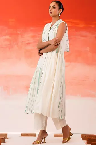 Women Printed Tiered Kurta with Trousers & With Dupatta