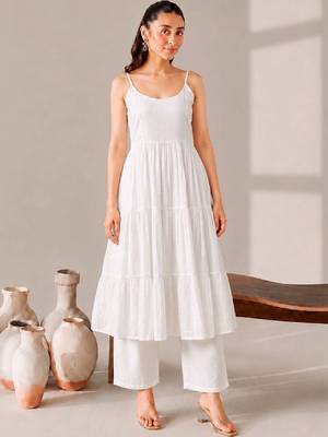 Women Tiered Kurti with Trousers 1
