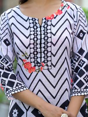 Women Printed Regular Kurta with Trousers & With Dupatta 2