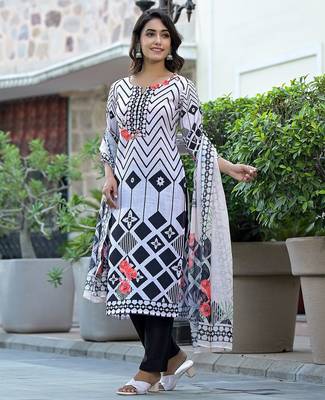Women Printed Regular Kurta with Trousers & With Dupatta 3