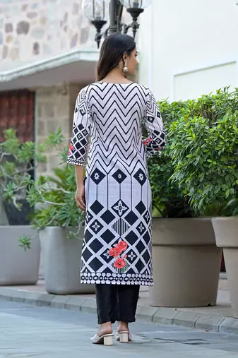 Women Printed Regular Kurta with Trousers & With Dupatta