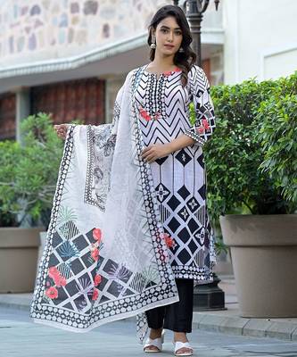 Women Printed Regular Kurta with Trousers & With Dupatta 5