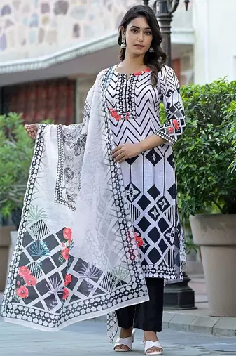 Women Printed Regular Kurta with Trousers & With Dupatta