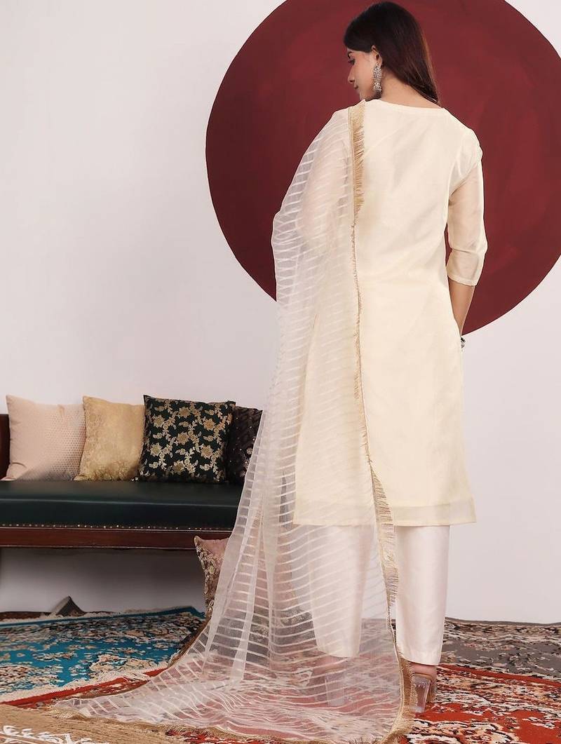 Women Embroidered Regular Thread Work Kurta with Trousers & With Dupatta
