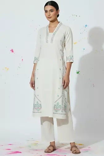 Women Ethnic Motifs Embroidered Regular Thread Work Kurta with Trousers
