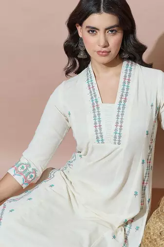 Women Ethnic Motifs Embroidered Regular Thread Work Kurta with Trousers