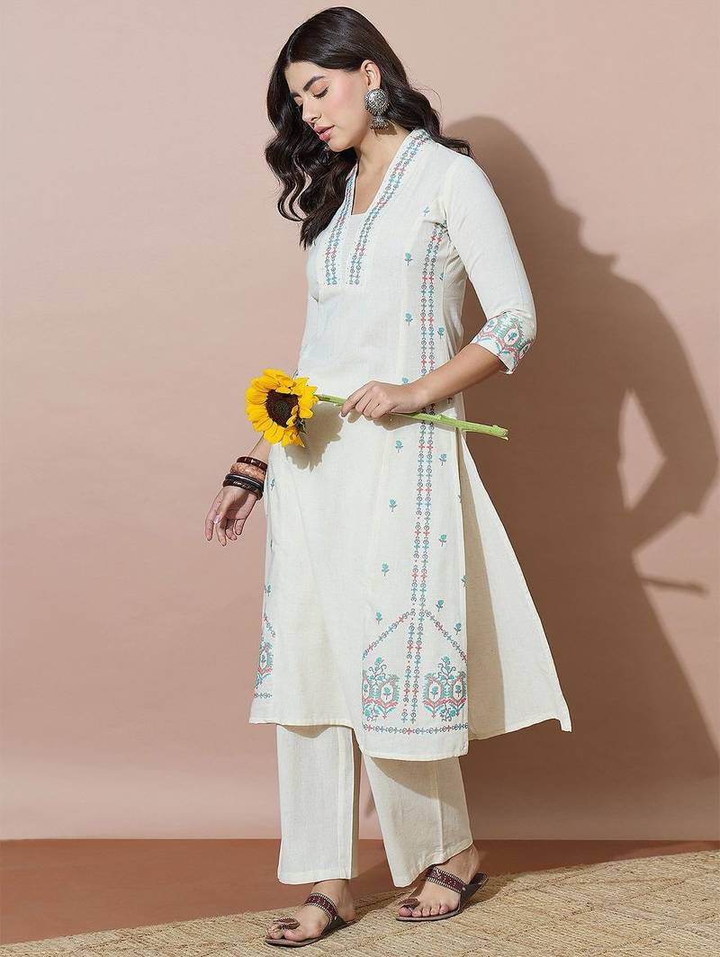 Women Ethnic Motifs Embroidered Regular Thread Work Kurta with Trousers