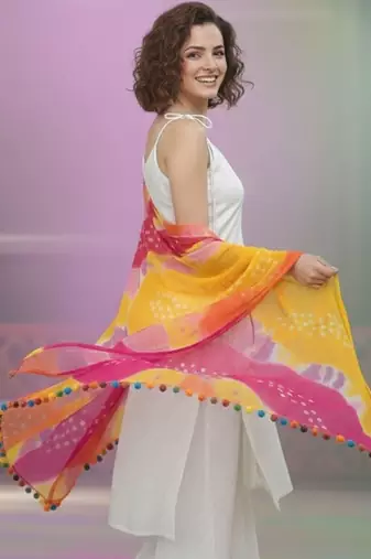 Women Regular Kurta with Palazzos & With Dupatta