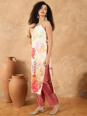 Women Floral Printed Regular Kurta with Trousers 3