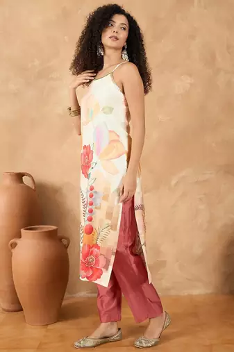 Women Floral Printed Regular Kurta with Trousers