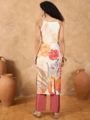 Women Floral Printed Regular Kurta with Trousers 4