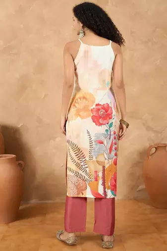 Women Floral Printed Regular Kurta with Trousers