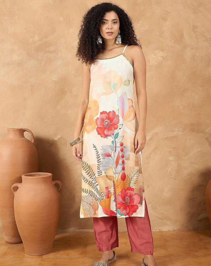 Women Floral Printed Regular Kurta with Trousers