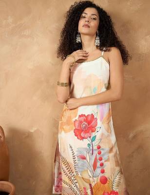 Women Floral Printed Regular Kurta with Trousers 5