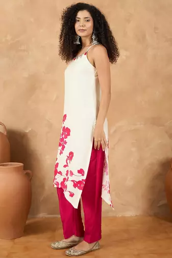 Women Floral Printed Regular Kurta with Trousers