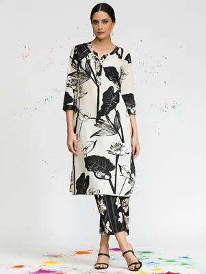 Women Floral Printed Regular Pure Cotton Kurta with Trousers 1