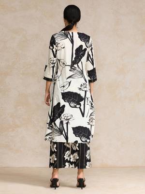 Women Floral Printed Regular Pure Cotton Kurta with Trousers 5