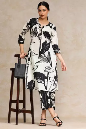 Women Floral Printed Regular Pure Cotton Kurta with Trousers