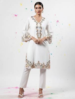 Women Ethnic Motifs Embroidered Regular Thread Work Pure Cotton Kurta with Trousers 1
