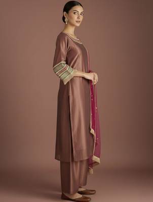Women Regular Thread Work Kurta with Palazzos & With Dupatta 2