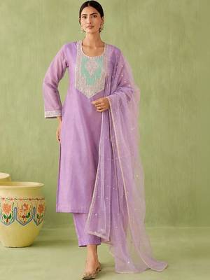 Women Ethnic Motifs Regular Kurta with Trousers & With Dupatta 1