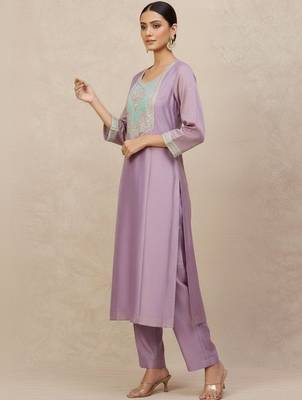 Women Ethnic Motifs Regular Kurta with Trousers & With Dupatta 3