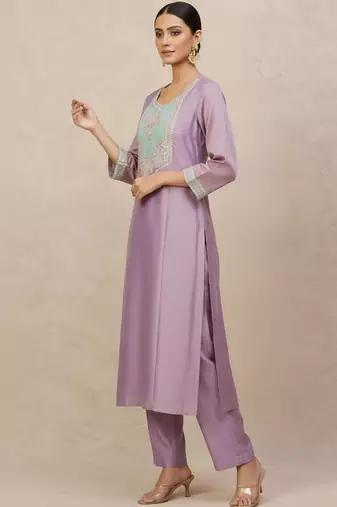 Women Ethnic Motifs Regular Kurta with Trousers & With Dupatta