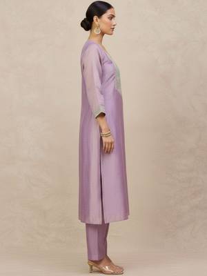 Women Ethnic Motifs Regular Kurta with Trousers & With Dupatta 4