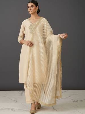 Women Regular Thread Work Kurta with Trousers & With Dupatta 1