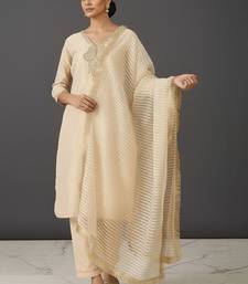 Women Regular Thread Work Kurta with Trousers & With Dupatta