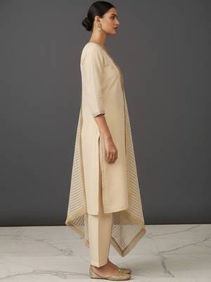 Women Regular Thread Work Kurta with Trousers & With Dupatta 3
