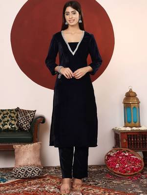 Women Regular Gotta Patti Velvet Kurta with Trousers 1
