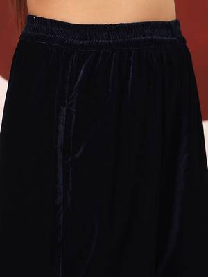 Women Regular Gotta Patti Velvet Kurta with Trousers 6