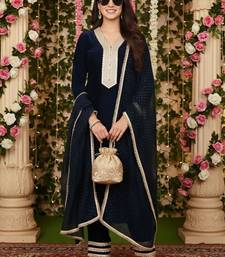 Women Regular Sequinned Velvet Kurta with Trousers & With Dupatta