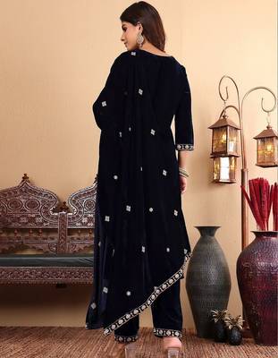 Women Ethnic Motifs Embroidered Regular Thread Work Velvet Kurta with Trousers & With Dupatta 6