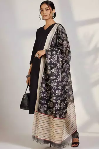 Women Ethnic Motifs Regular Kurta with Trousers & With Dupatta